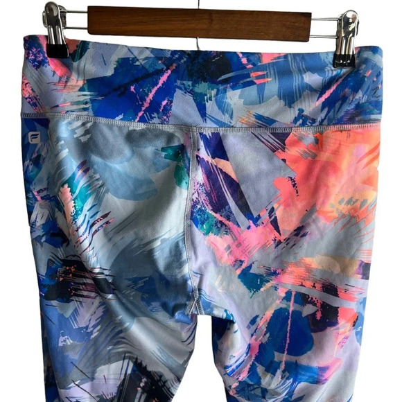 Fabletics • Define PowerHold Mid-Rise Capri - Picture 8 of 10